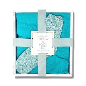 NIB Plush Throw Blanket &amp; Matching Socks Gift Set New In Box Teal